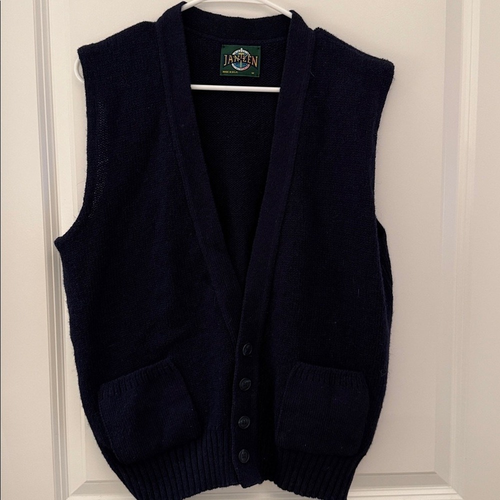 JANTZEN wool blend men's medium navy cardigan sweater, made in the USA.
